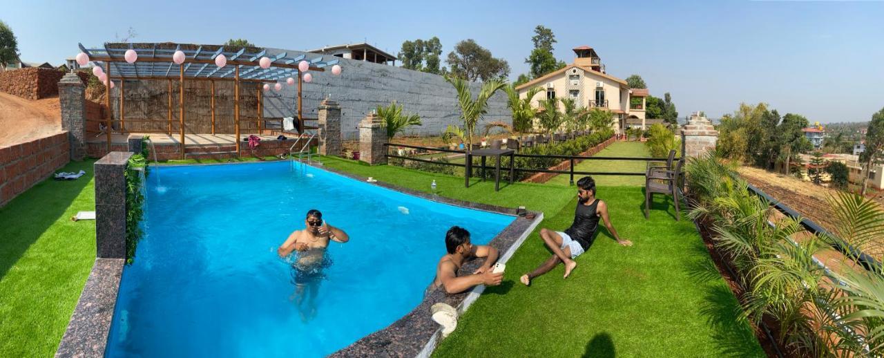 Shivanya Palace มหาบาเลชวาร์ ภายนอก รูปภาพ