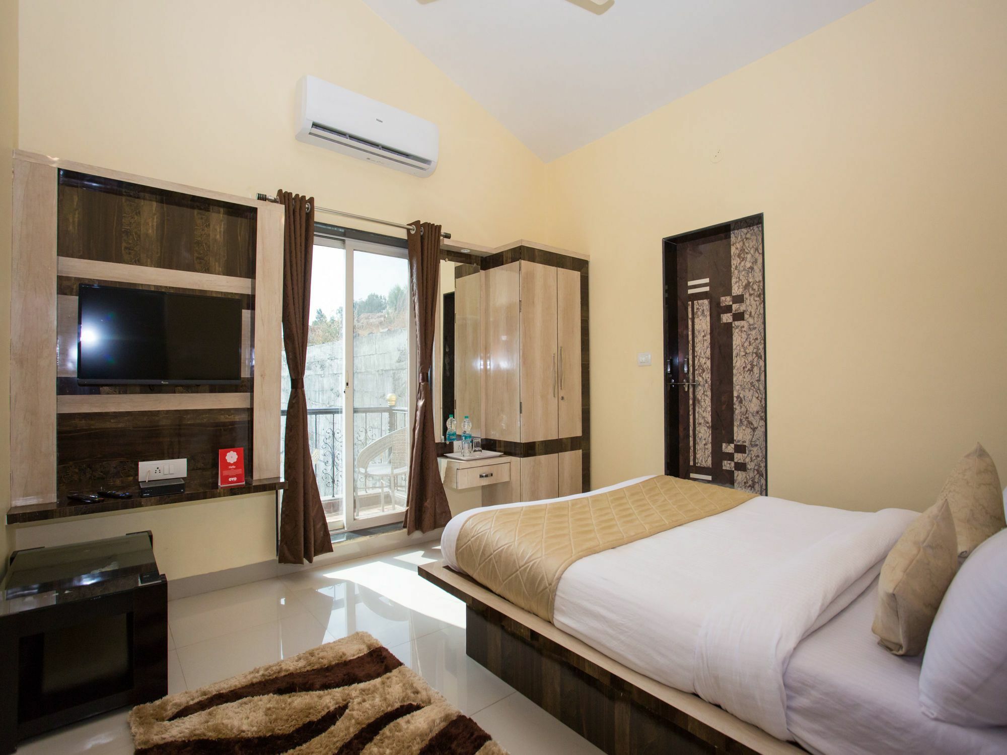 Shivanya Palace มหาบาเลชวาร์ ภายนอก รูปภาพ
