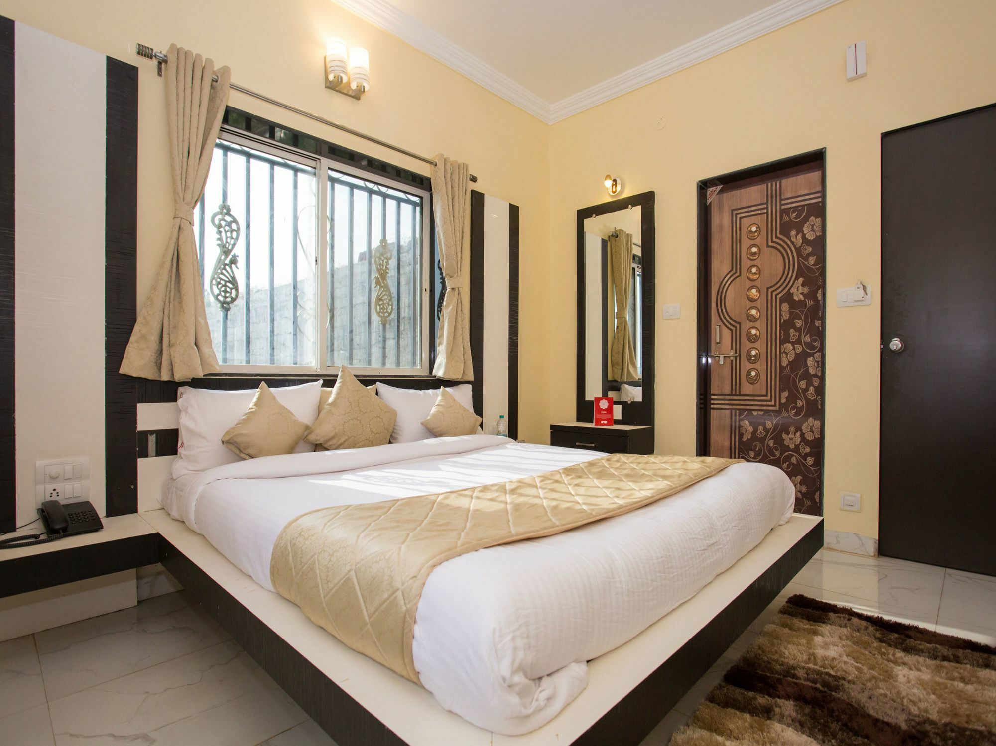 Shivanya Palace มหาบาเลชวาร์ ภายนอก รูปภาพ